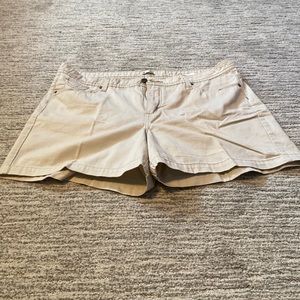 Lee Light Khaki Shorts